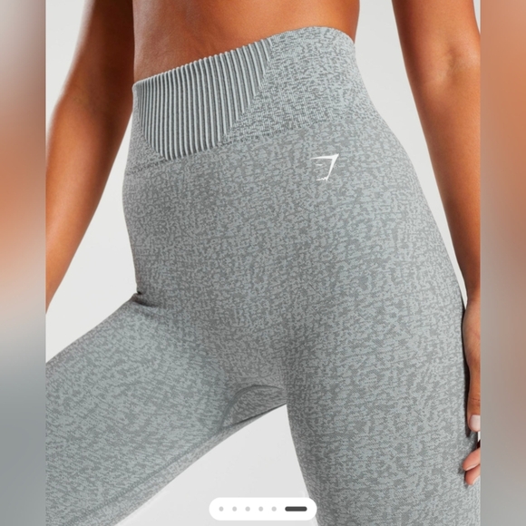 Gymshark Gray Leggings with Stretchy Fit and Elastic Waistband - Picture 3 of 8